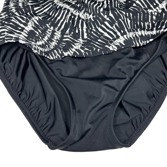 Robbie Len Women’s One Piece Swimsuit Black and White Faux Wrap Size 16 - Picture 4 of 10